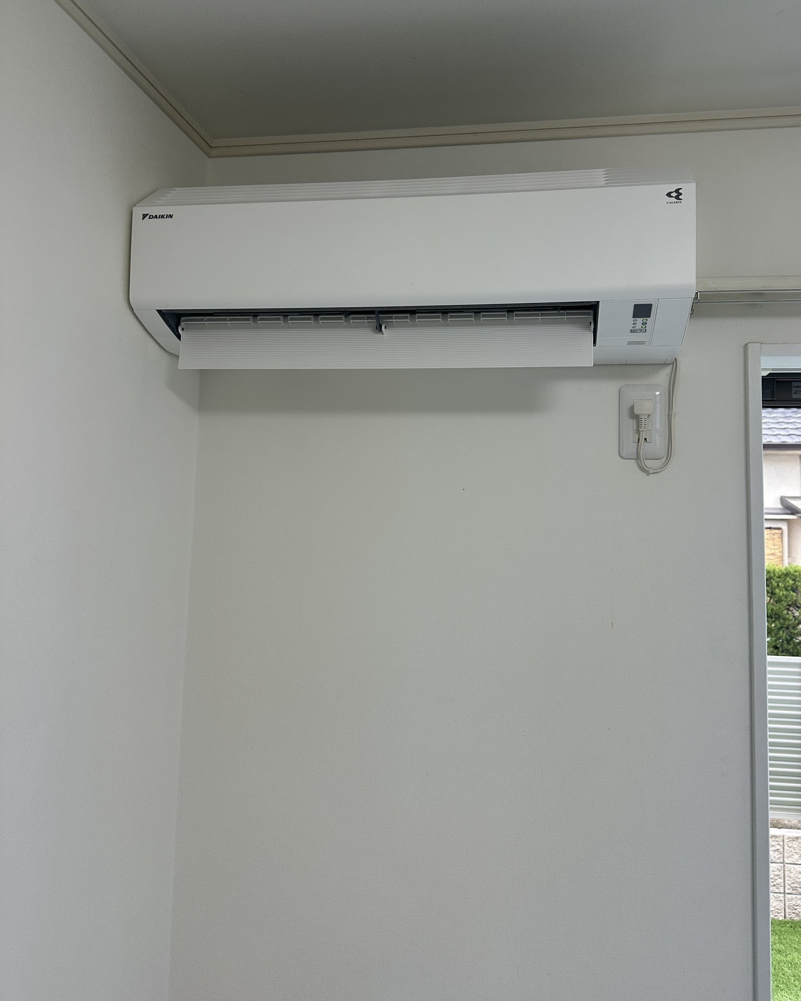 滋賀で多いエアコン水漏れの原因｜猫の毛が詰まっていた実例