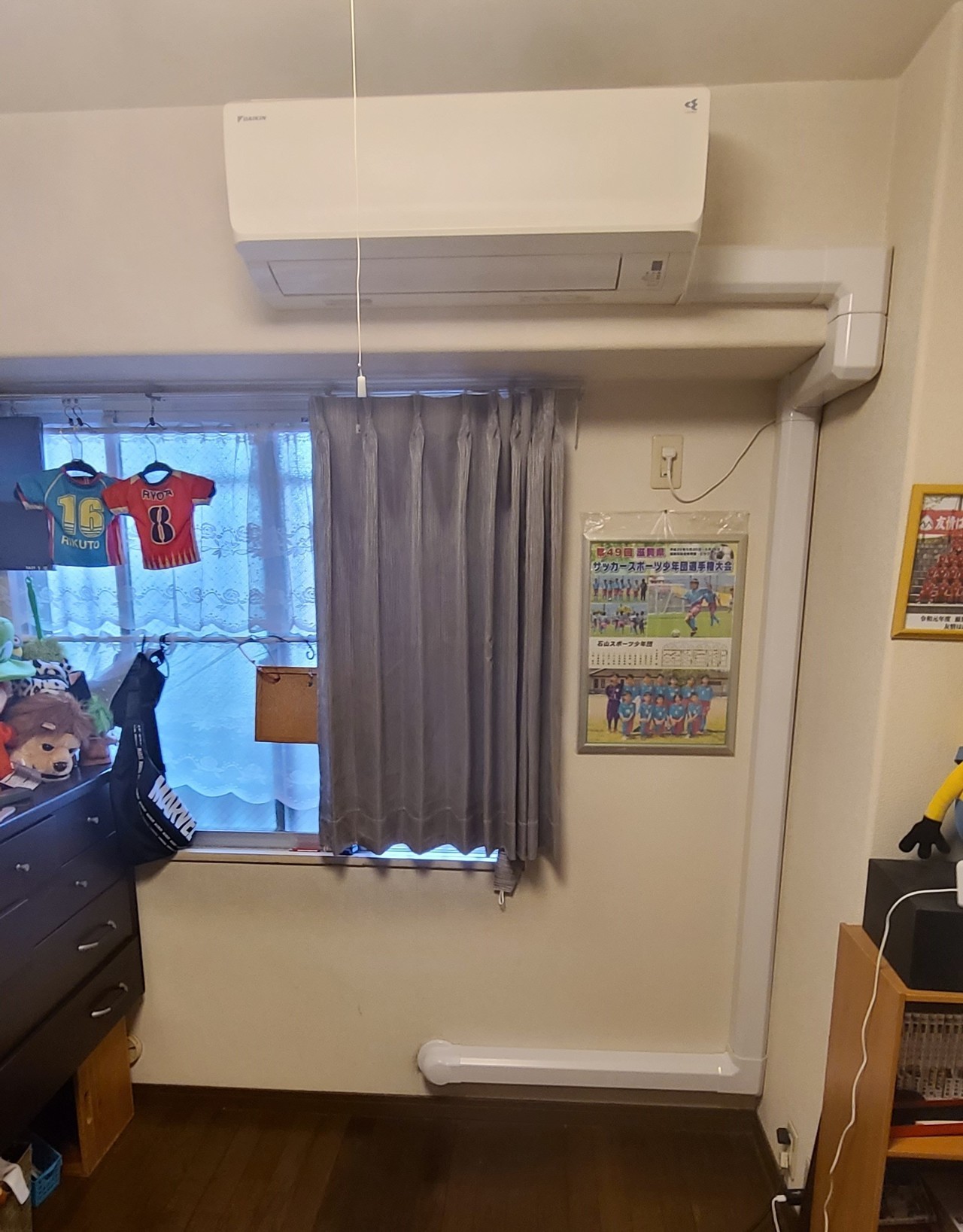 守山市｜カゴの高所作業エアコン取り付け