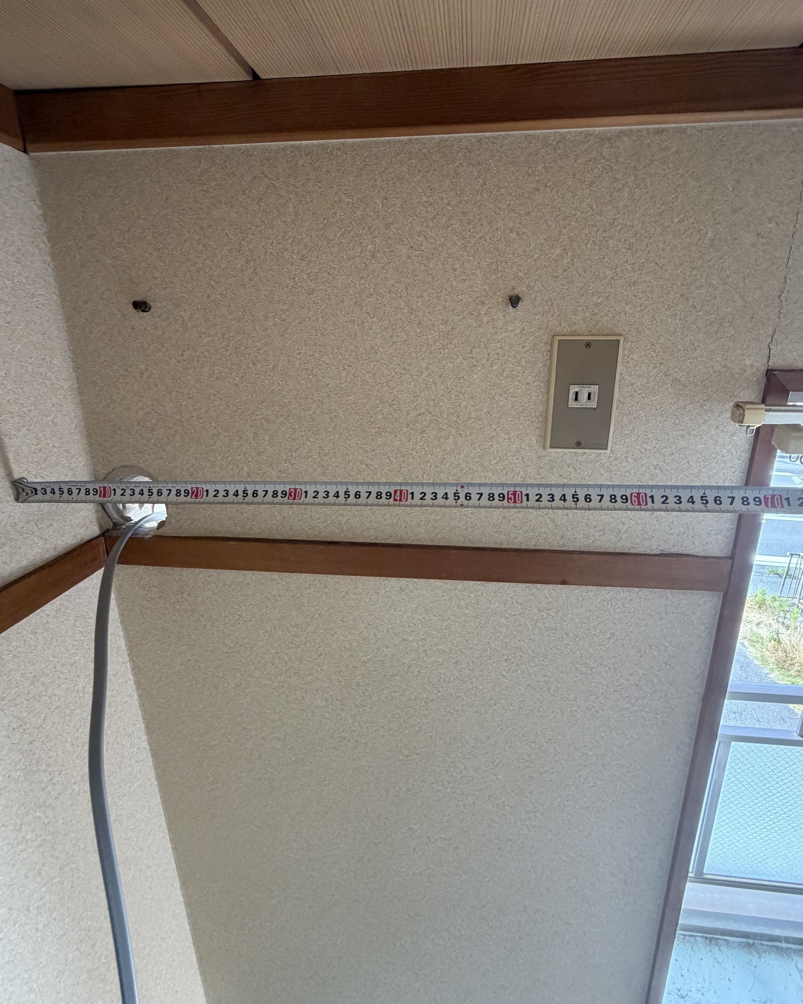 【大津市】建物の施工ミスでエアコンが設置できない現場に対応