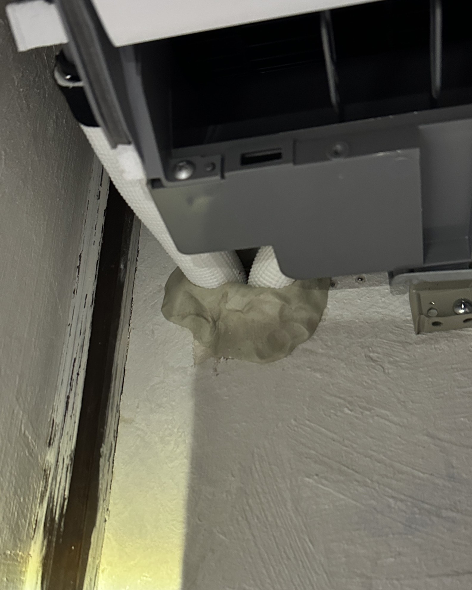 3階建てのログハウスエアコン取り付け|家電量販店が断った
