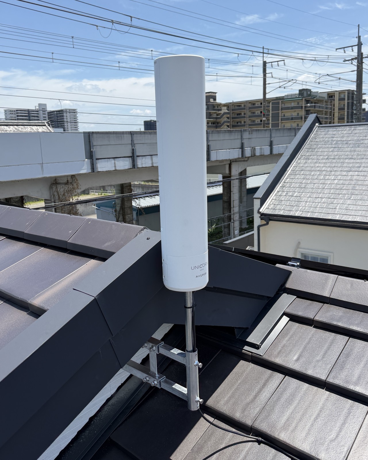ユニコーンアンテナとUHFブースター取り付け