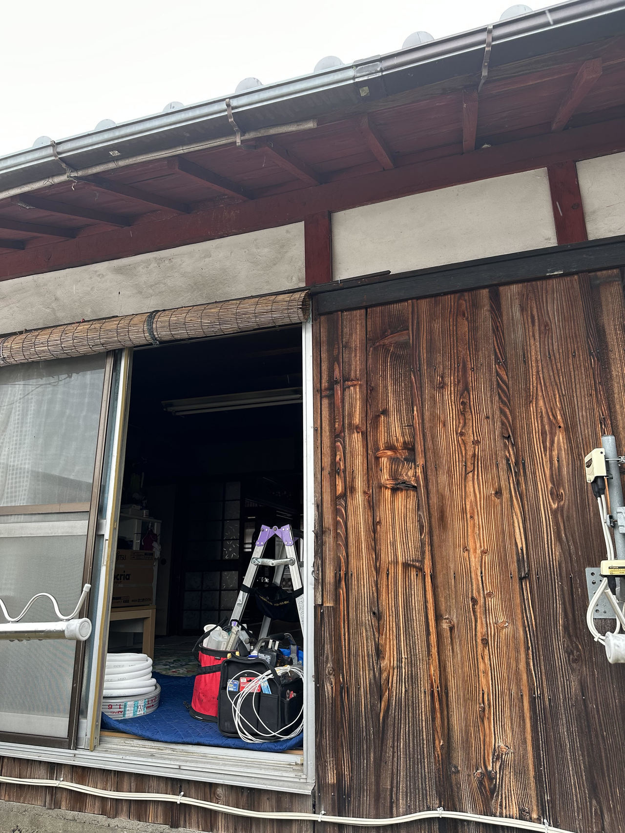 居間のエアコン取り付け
