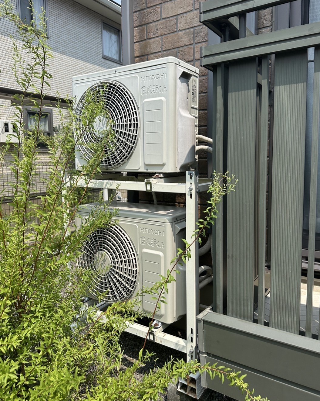 大津市　エアコン　二段置き