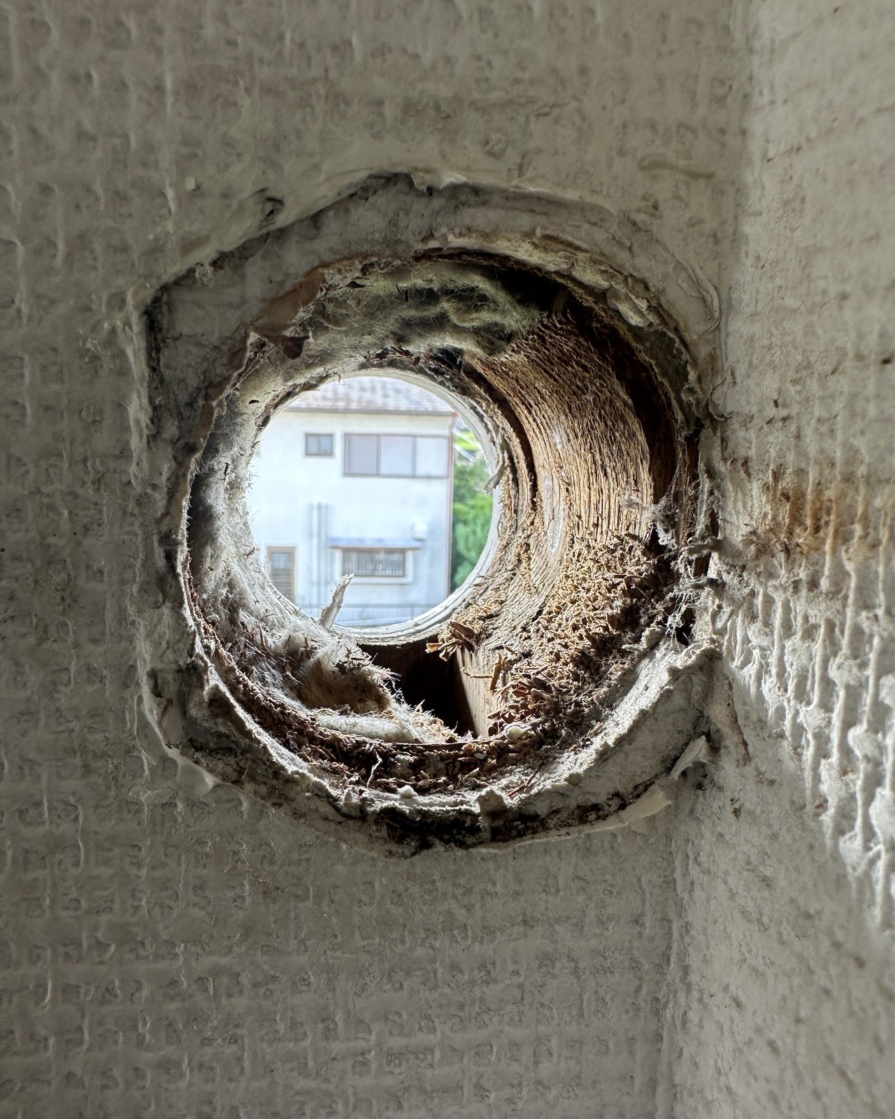 大津市｜家電量販店の杜撰なエアコン取り付け